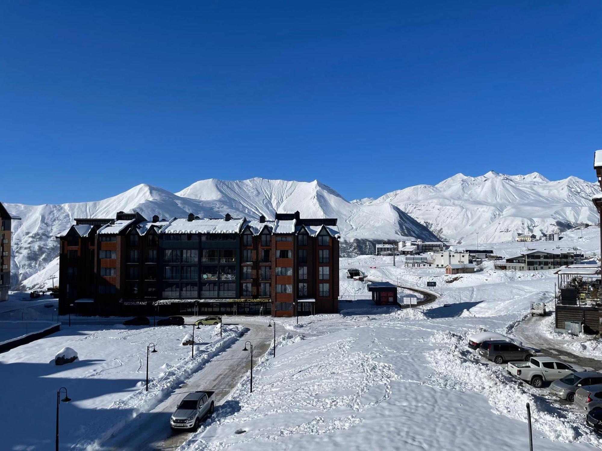 Апартаменты New Gudauri Ski Resort RED-CO Экстерьер фото